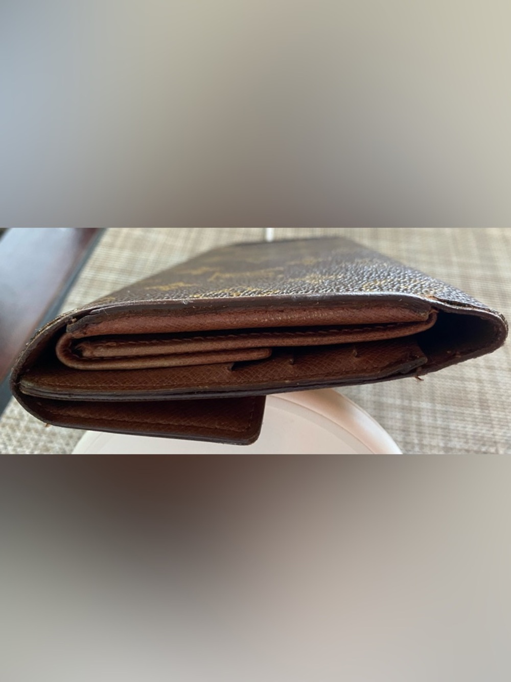 Louis Vuitton Monogram Canvas Wallet. Front snap closure with coin pouch - Picture 4 of 13